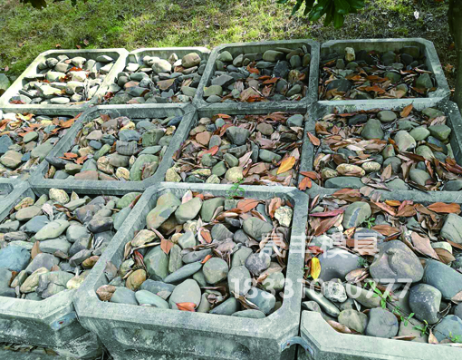 平鋪式護坡模具的介紹