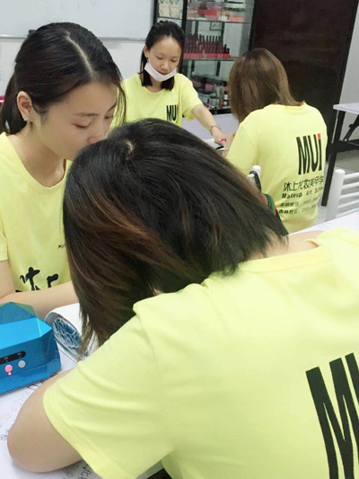 美甲學(xué)校圖片/美甲學(xué)校樣板圖 (2)