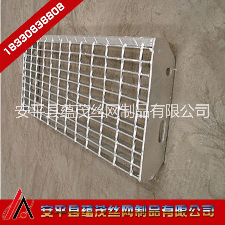 鍍鋅踏步板 踏步板 樓梯踏步板圖片