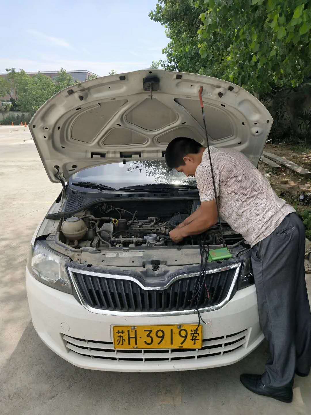 金巴赫汽车节油器安装|金巴赫汽车节油器安装视频|金巴赫汽车节油器怎么安装？图片