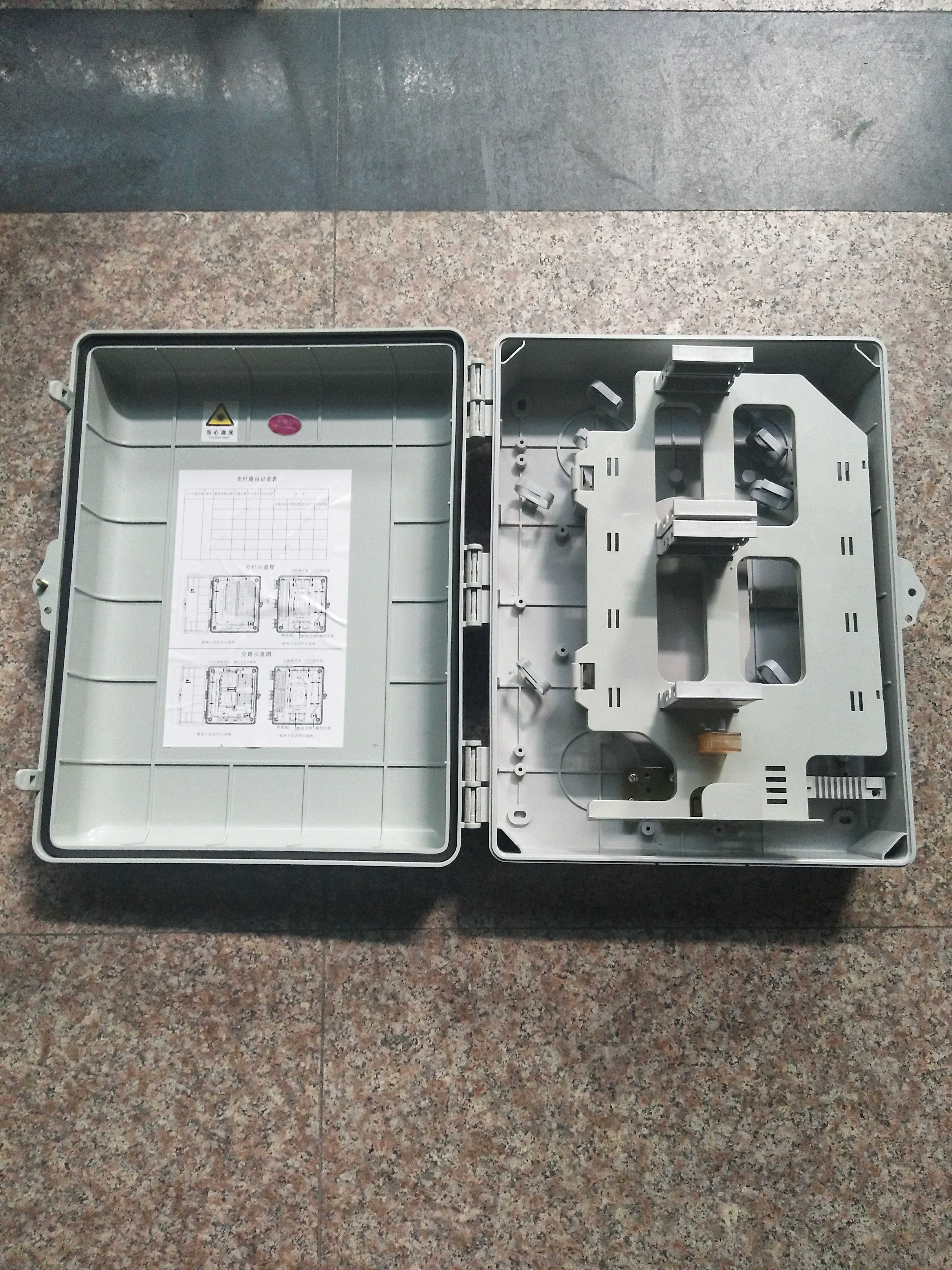 48芯光纤分线箱 1分32插片式分光分路器箱 32光纤分纤箱图片