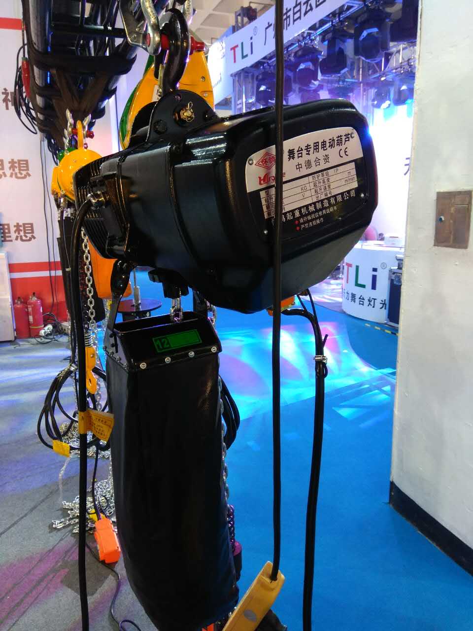 懷鴿牌舞臺桁架用正掛電動倒鏈圖片