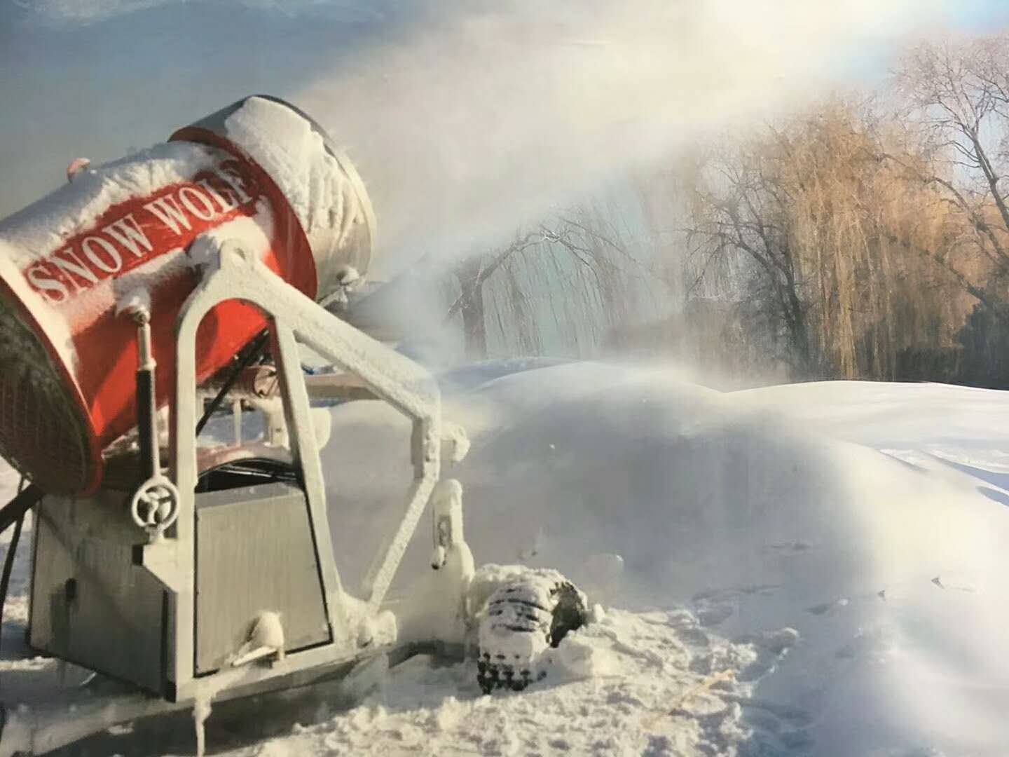 冬季滑雪场高温造雪机系列 环境要求低大小功率人工造雪机图片