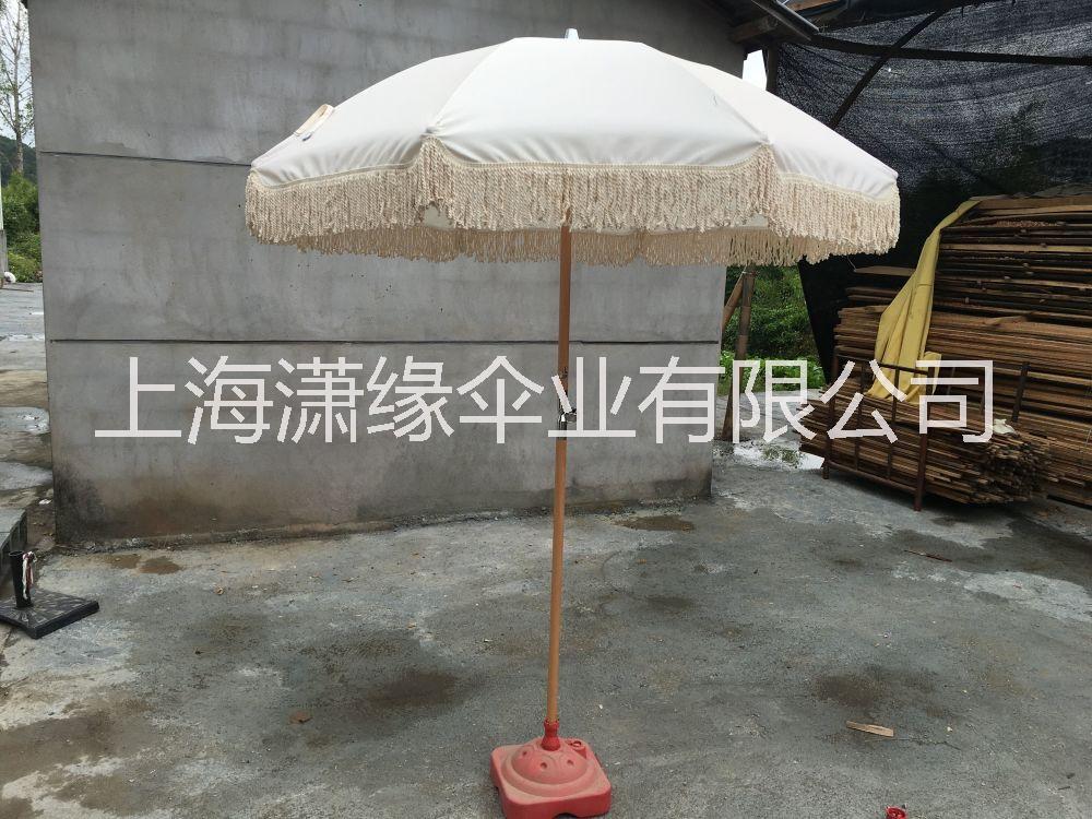 沙灘流蘇傘圖片