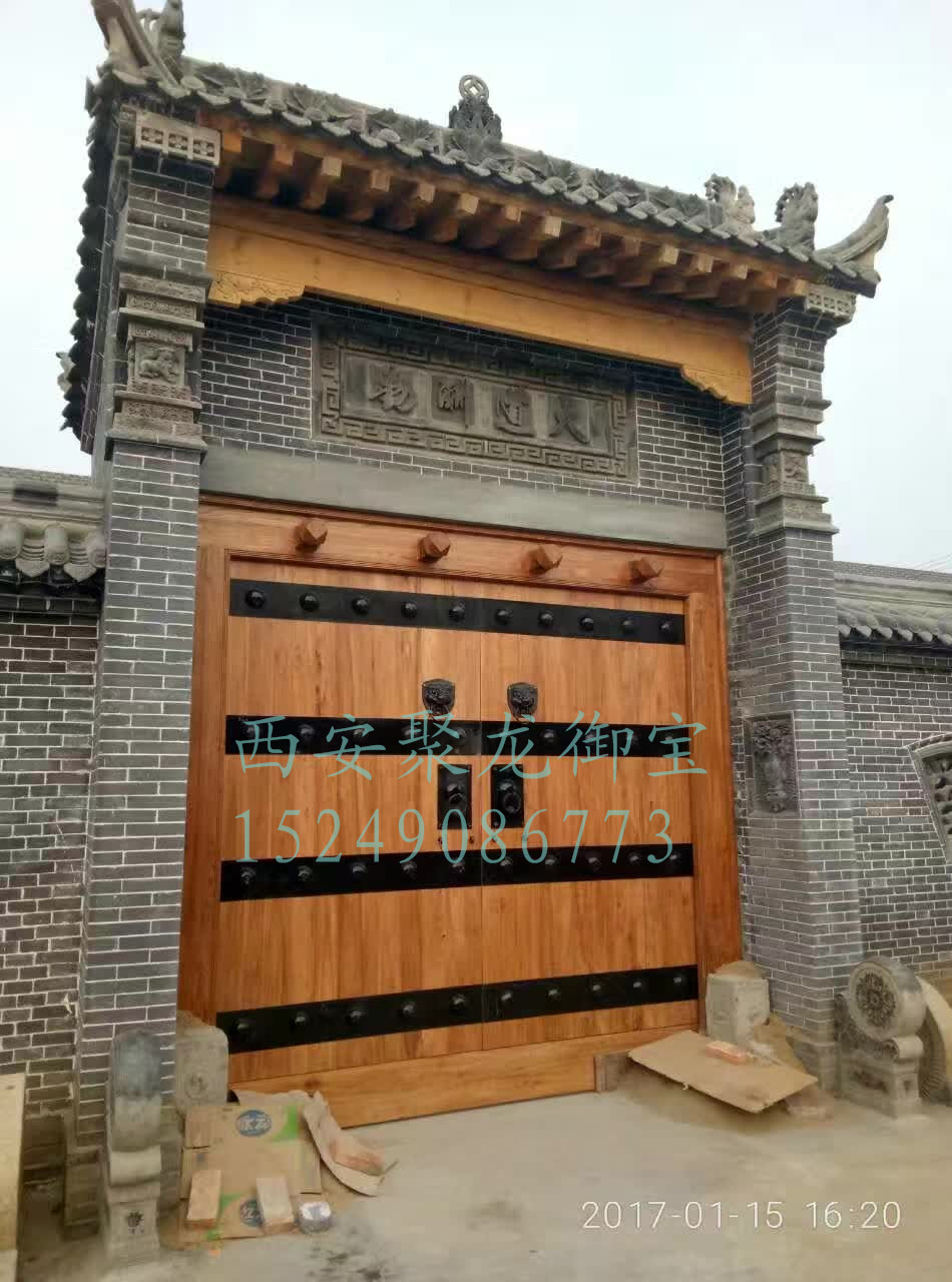 仿古实木大门图片