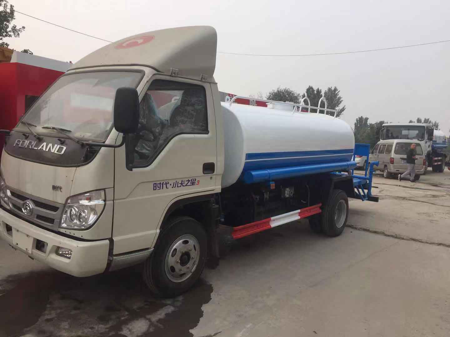 新型农用洒水车【厂家直销】农用三轮洒水车 新型多功能农用洒水车图片