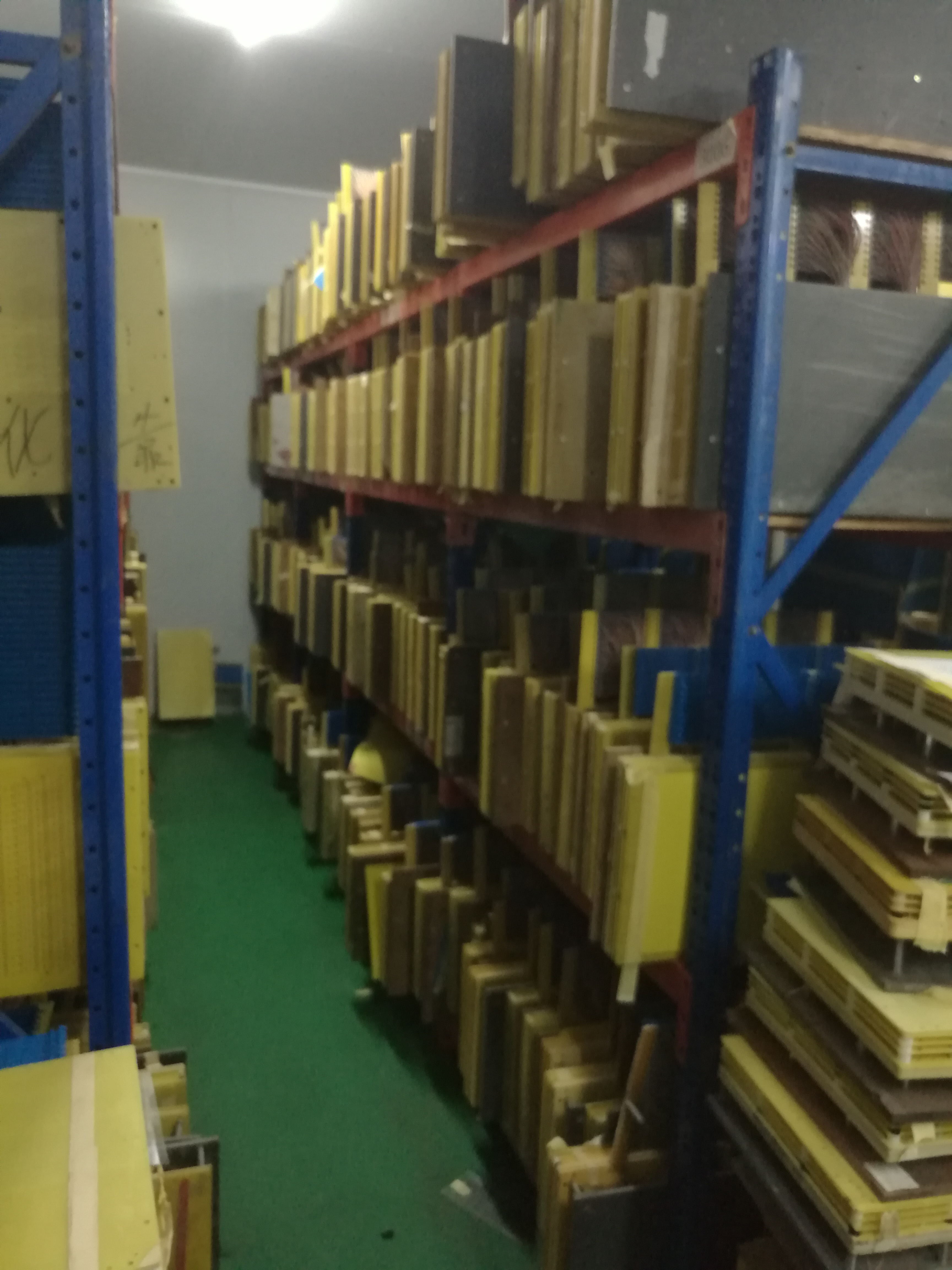 倉庫貨架的特點圖片