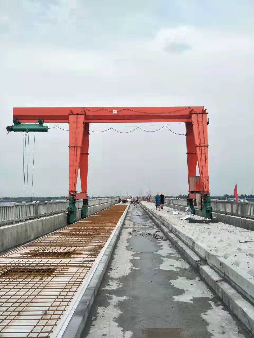 电动葫芦门式起重机 真空吸盘 吸盘厂家 电动葫芦门式起重机厂家图片