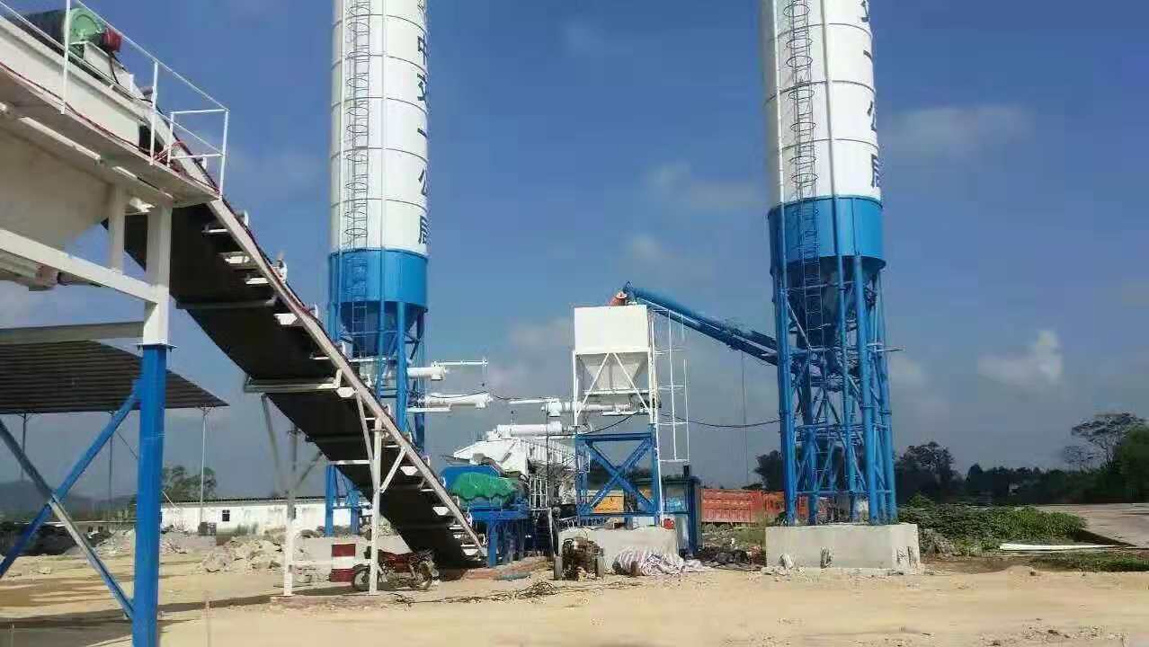 山東穩(wěn)定土攪拌站圖片