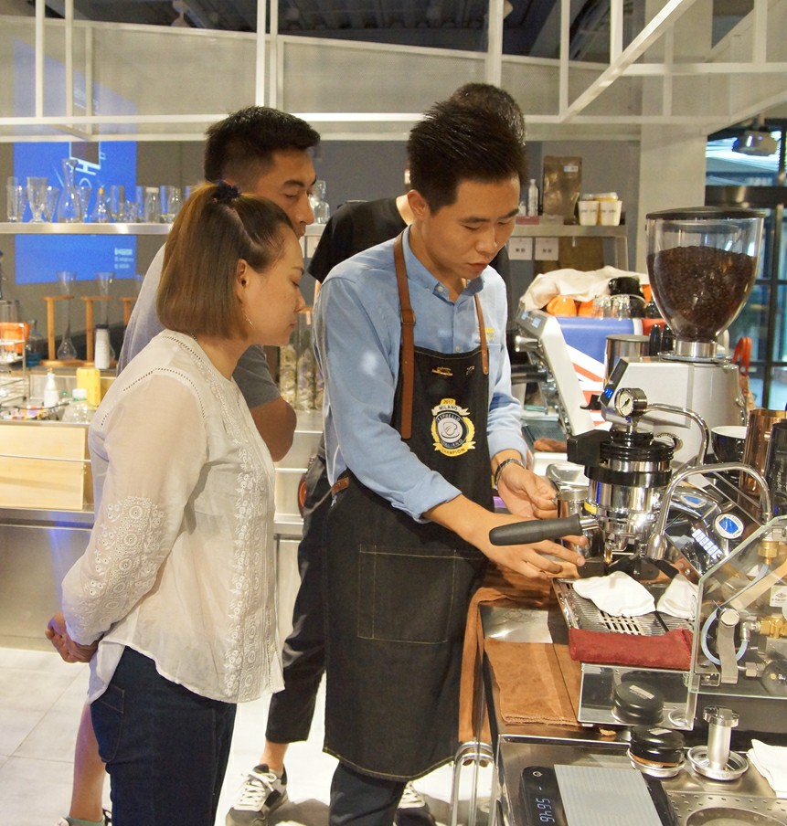 咖啡培訓(xùn)學(xué)校圖片/咖啡培訓(xùn)學(xué)校樣板圖 (4)
