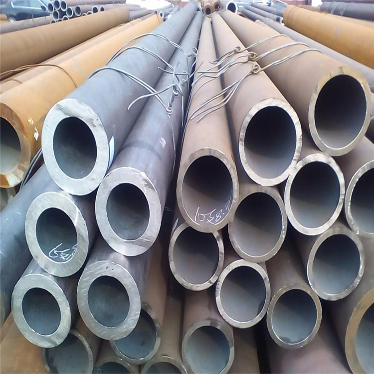 無(wú)縫合金鋼管圖片