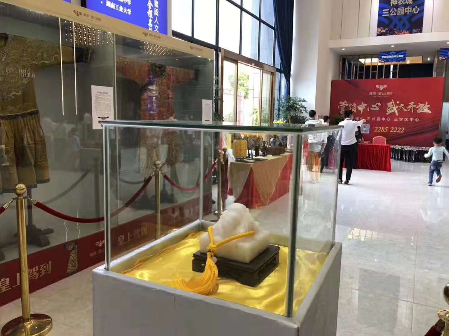 玉玺展出租龙袍展租赁资源图片