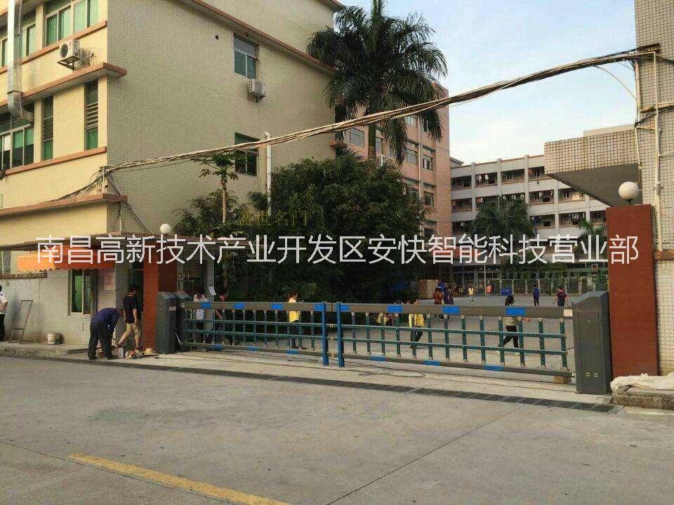 供应江西纽达ND603空降闸工厂电动升降闸车牌识别空降闸图片