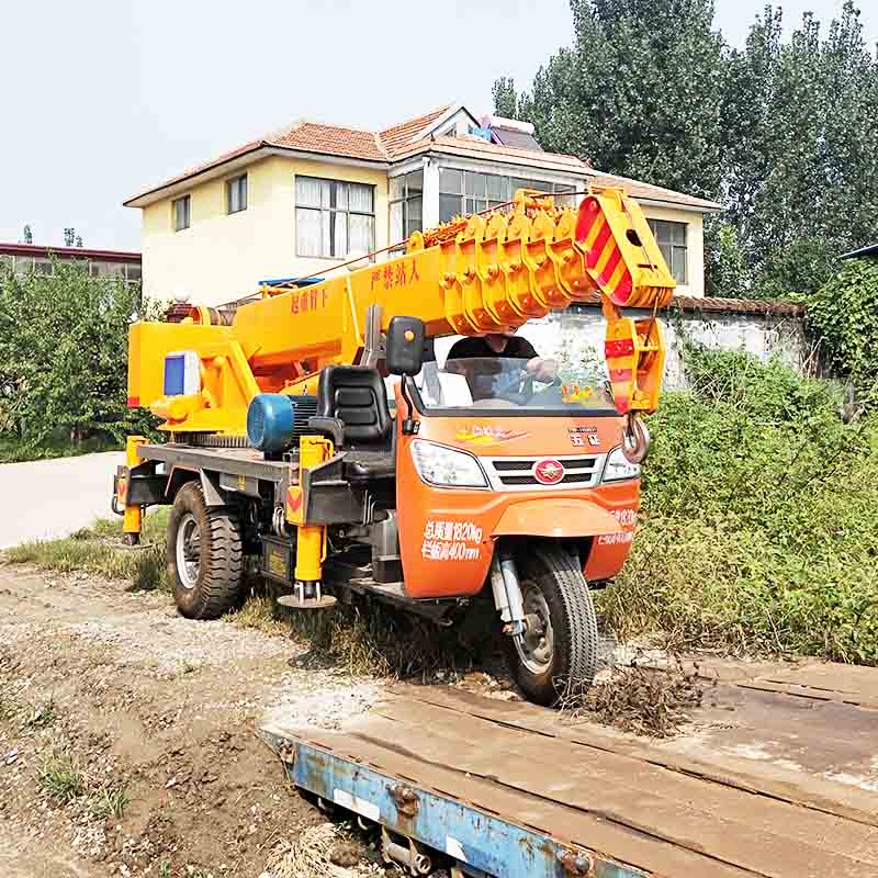 三轮小吊车报价  济宁三轮小吊车批发  济宁三轮小吊车生产厂家  济宁三轮小吊车供应商