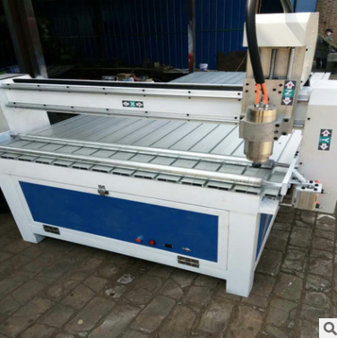 木工雕刻機(jī)圖片