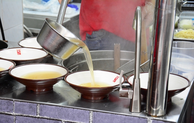 东莞市馄饨饺子加盟厂家馄饨饺子加盟哪里好 吉祥笑鸡汤云吞怎么做加盟