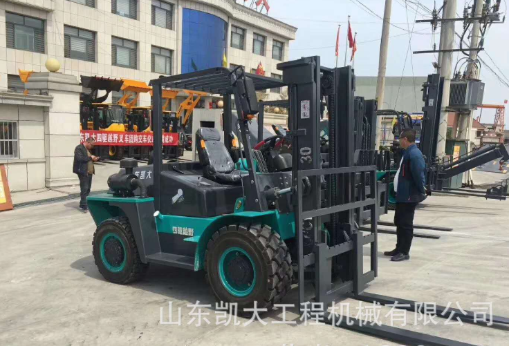 四驅(qū)越野叉車(chē)供應(yīng)商圖片/四驅(qū)越野叉車(chē)供應(yīng)商樣板圖 (2)