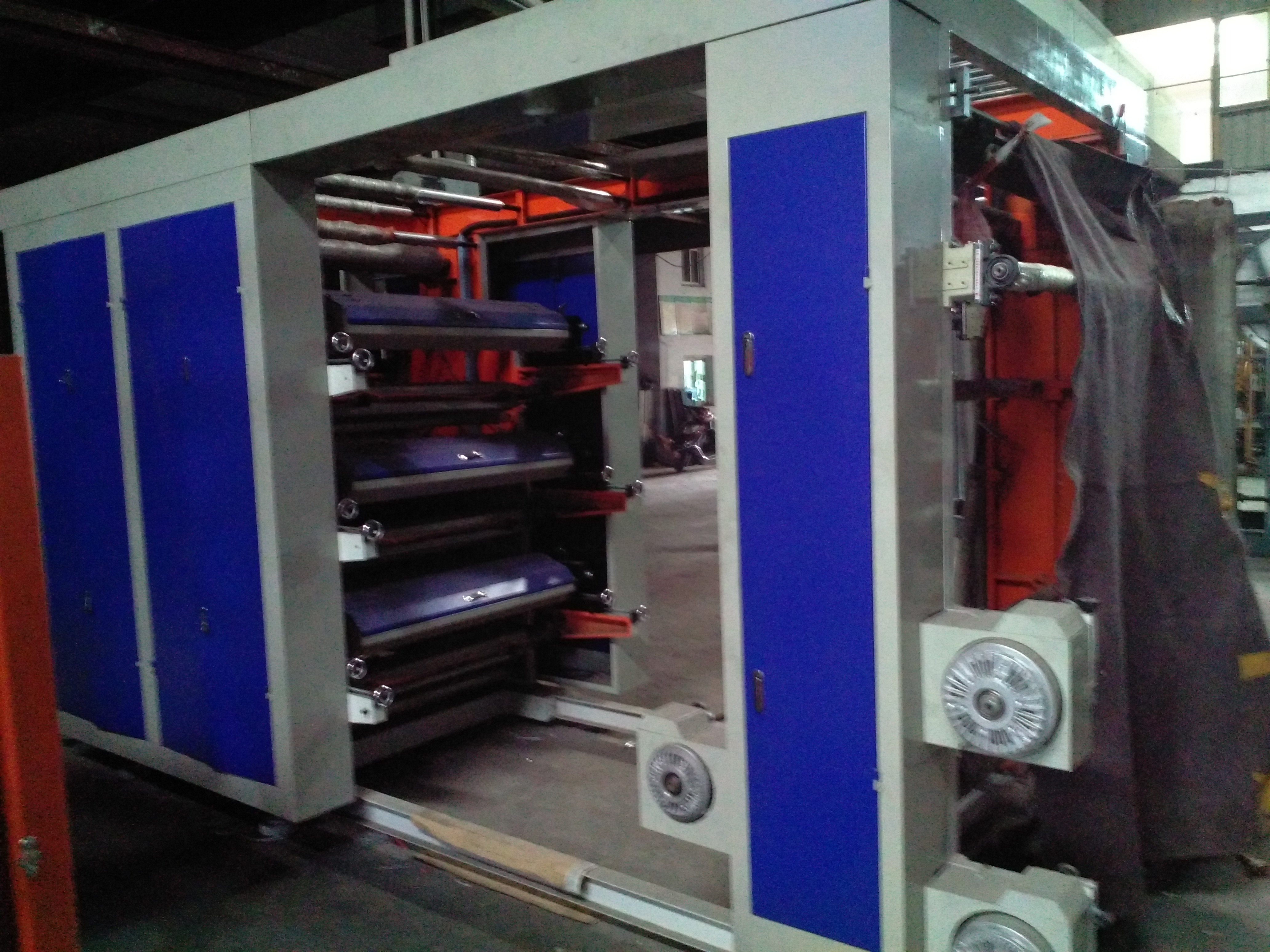 四色無紡布印刷機(jī)圖片