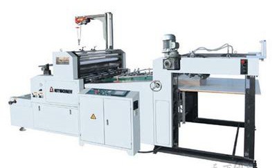 快速自動(dòng)水性復(fù)膜機(jī)圖片