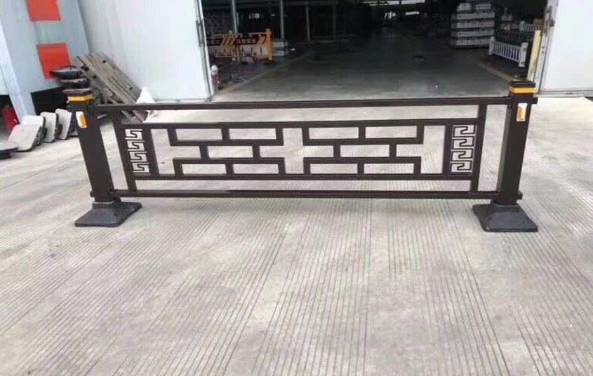 新型道路護欄圖片