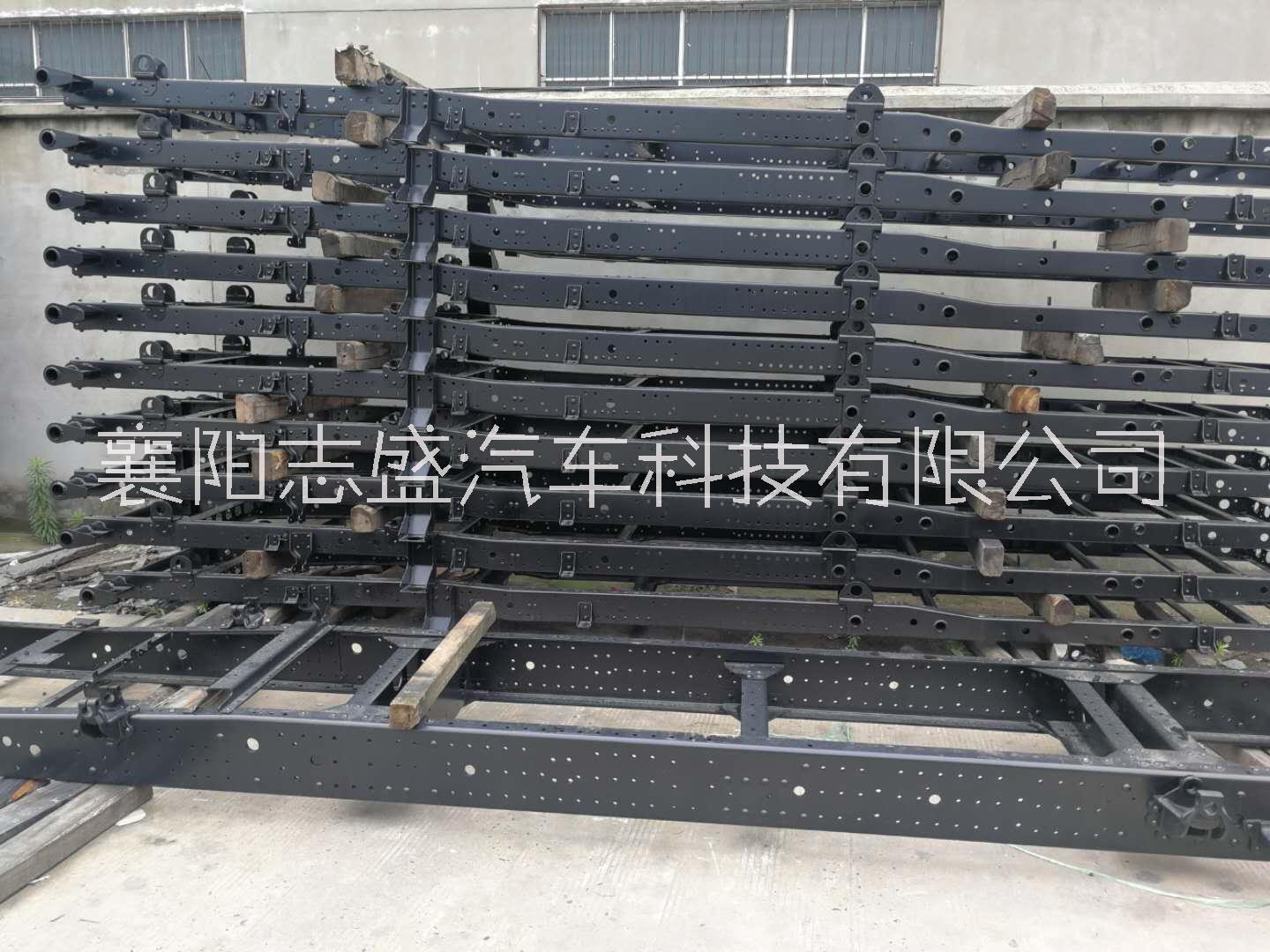 東風(fēng)多利卡d6大梁