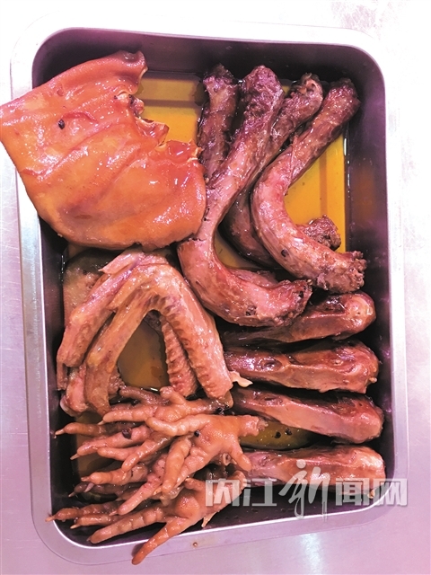 現(xiàn)撈鴨脖技術學習圖片/現(xiàn)撈鴨脖技術學習樣板圖 (3)