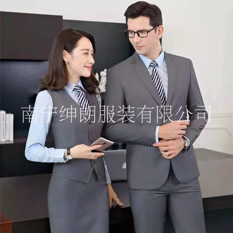 南宁市男女同款职业时尚西服厂家男女同款职业时尚西服