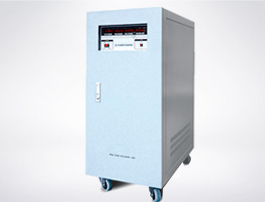 全隔離穩(wěn)頻穩(wěn)壓純凈電源可以在電網(wǎng)供電電壓/頻率均不穩(wěn)定，出現(xiàn)除斷電以外的其它狀況時(shí)，可以保證電網(wǎng)中敏感設(shè)備正常用電的設(shè)