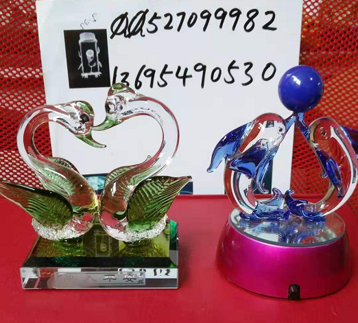 水晶拉絲工藝現(xiàn)場制作圖片/水晶拉絲工藝現(xiàn)場制作樣板圖 (2)