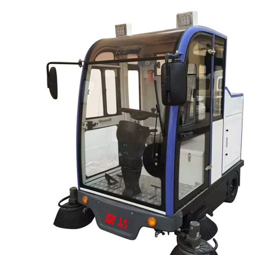 全封閉駕駛室掃地車圖片