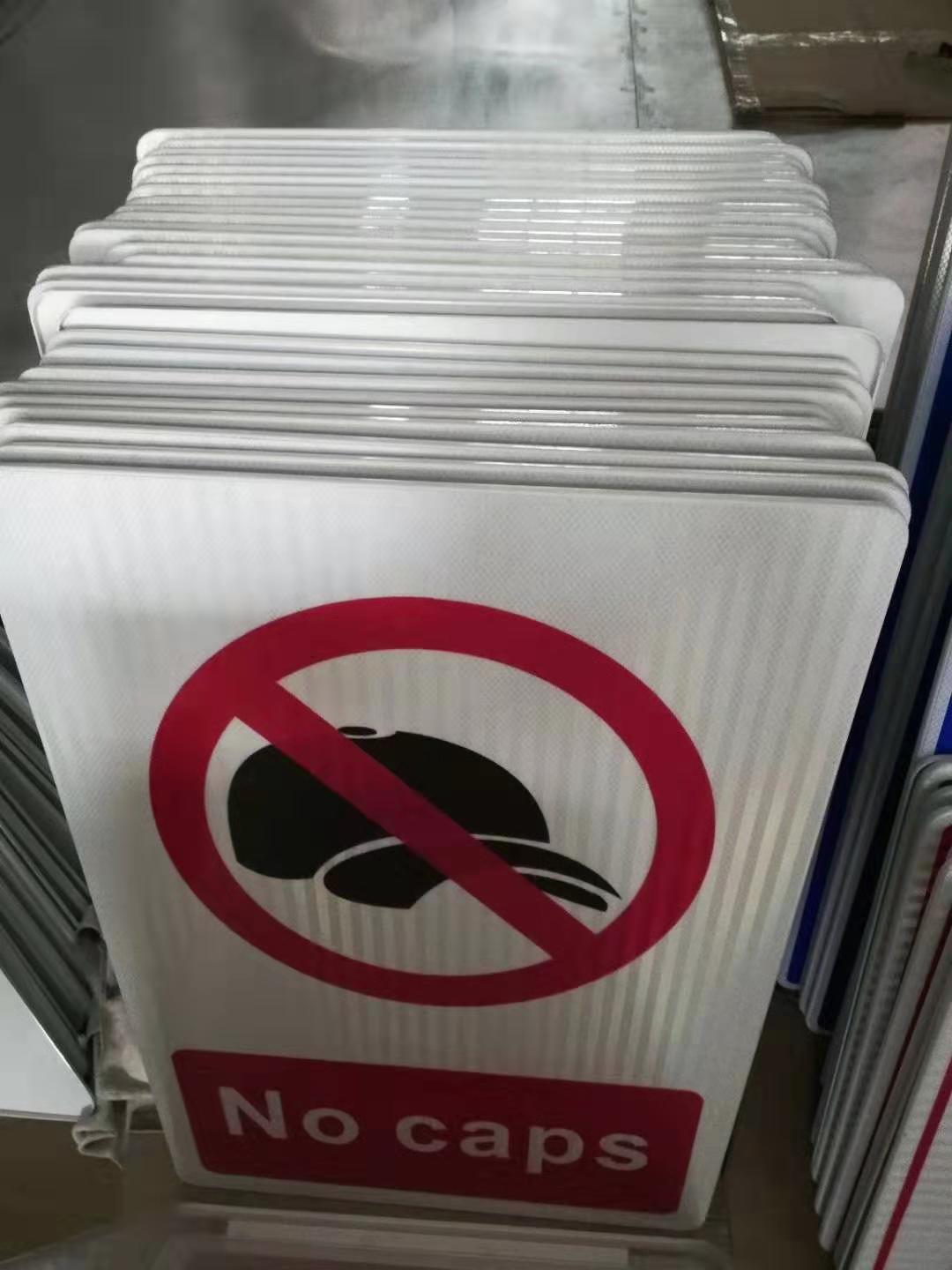 道路放光標(biāo)志牌生產(chǎn)廠家圖片/道路放光標(biāo)志牌生產(chǎn)廠家樣板圖 (4)