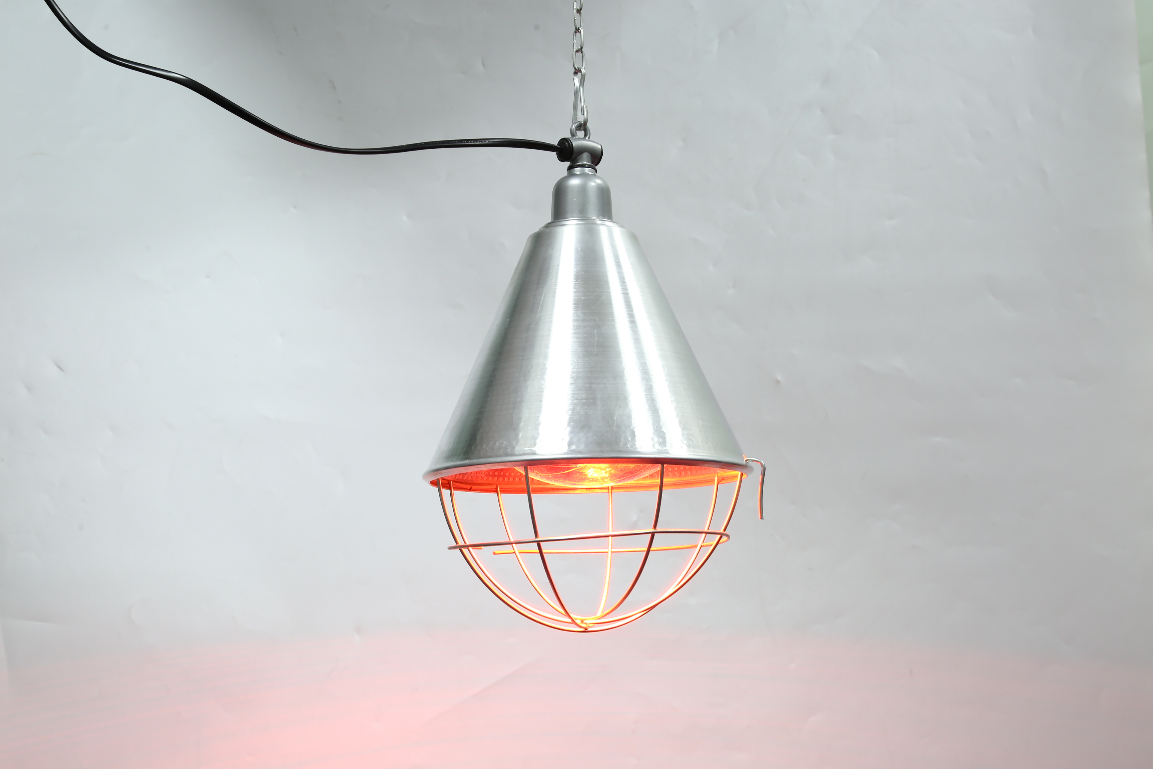 SD-81020  250W 養(yǎng)殖保溫?zé)粽?畜牧養(yǎng)殖專用 廠家直銷 養(yǎng)殖保溫?zé)?養(yǎng)雞保溫?zé)粽?  src=