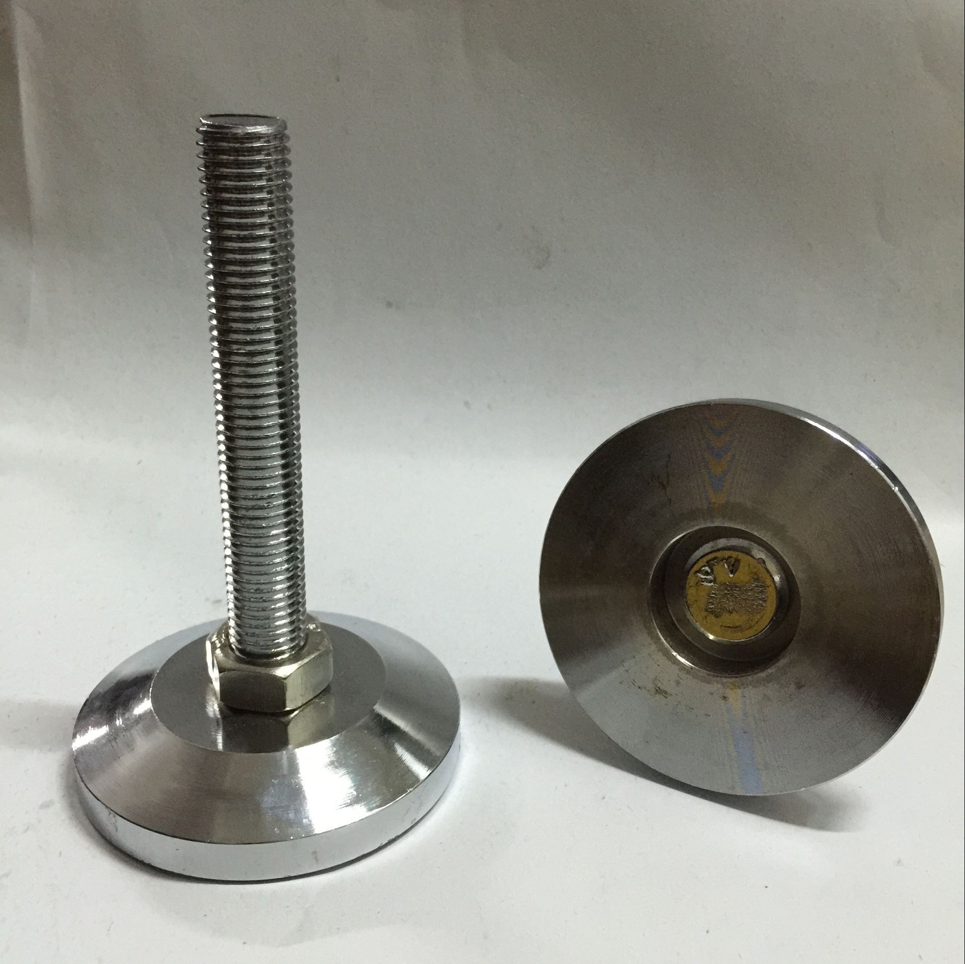 重型實(shí)心腳杯圖片