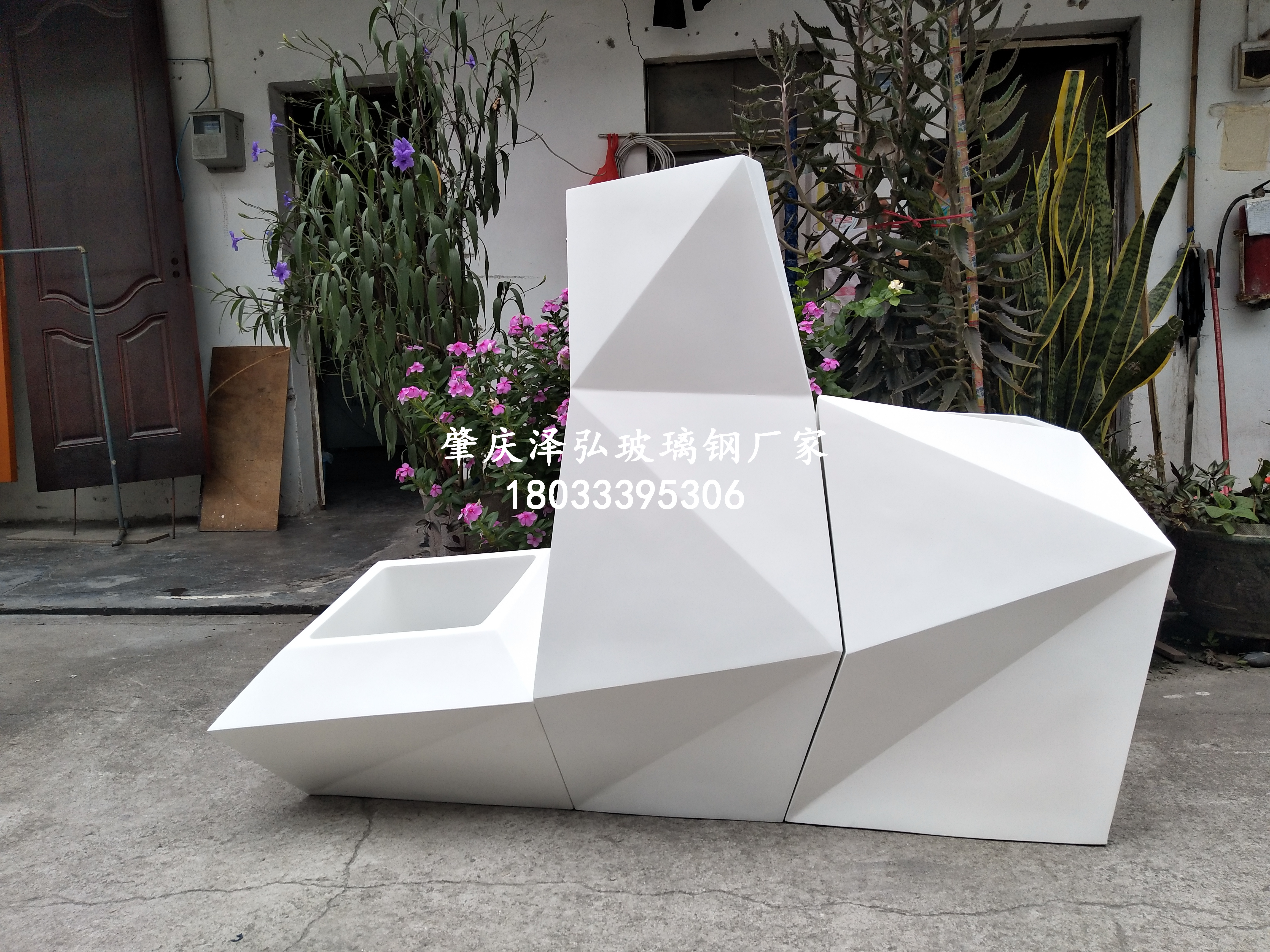 白色玻璃鋼菱形花盆組合圖片/白色玻璃鋼菱形花盆組合樣板圖 (1)