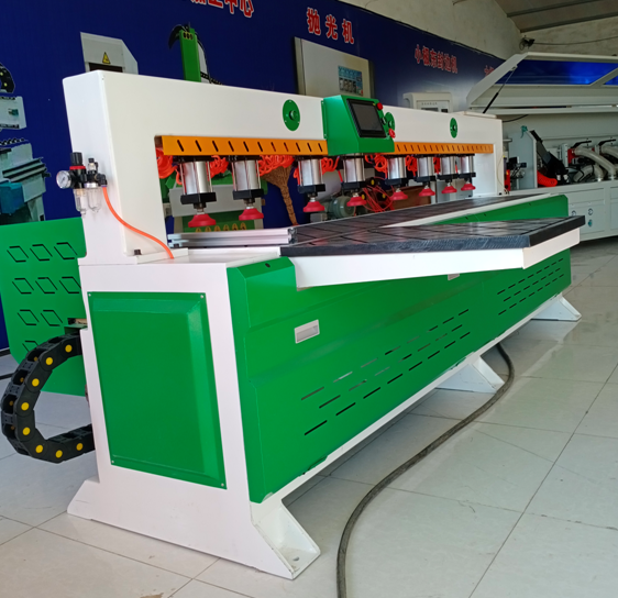 數(shù)控測控機(jī)圖片