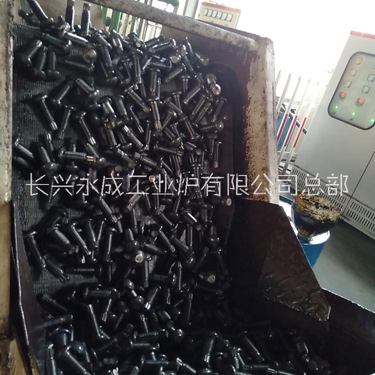環(huán)保發(fā)黑設(shè)備圖片