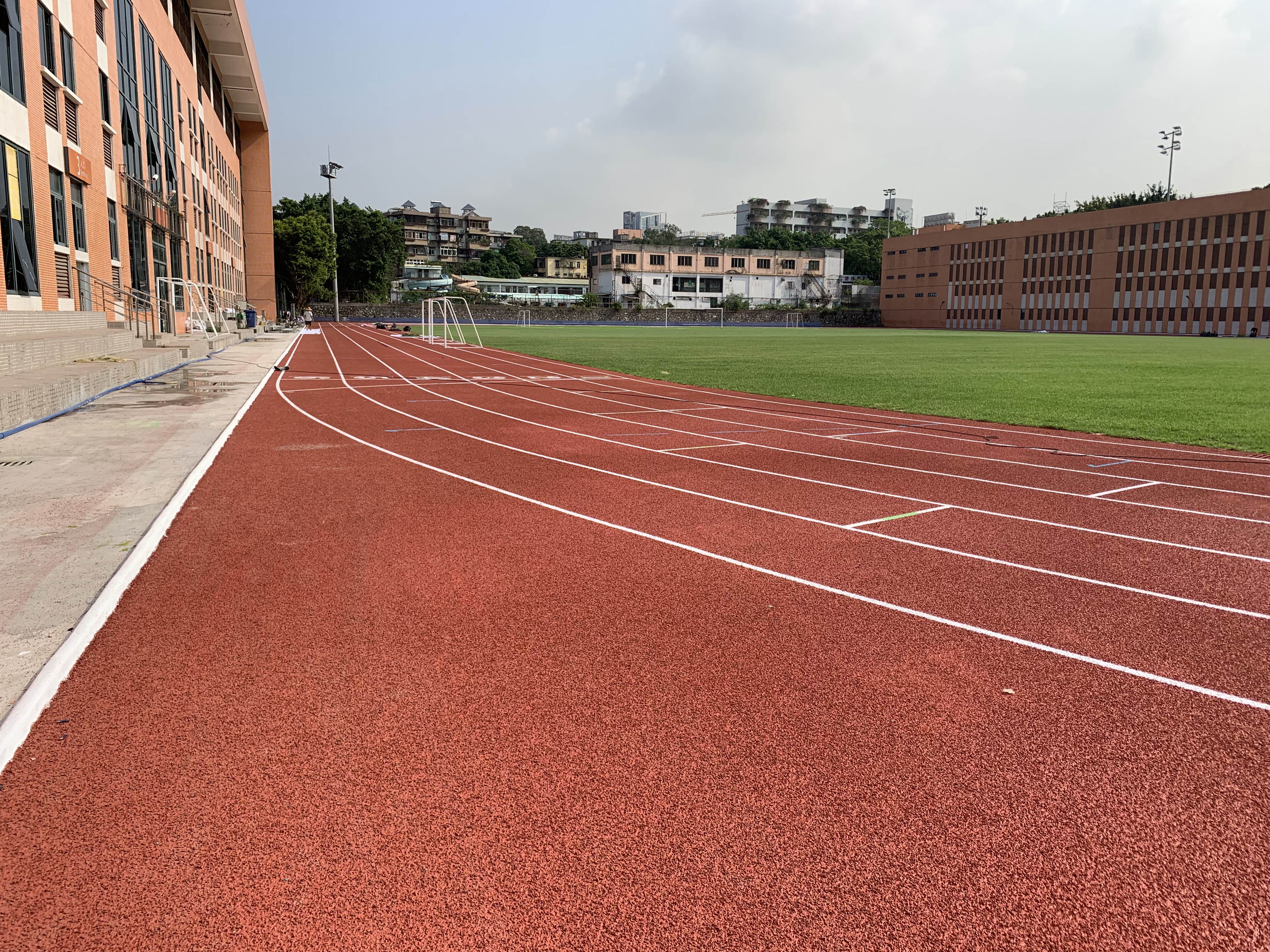 广州市塑胶跑道施工,自结纹塑胶跑道建设厂家塑胶跑道施工,自结纹塑胶跑道建设工程