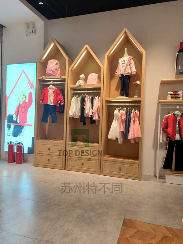 苏州特不同童装展示柜图片