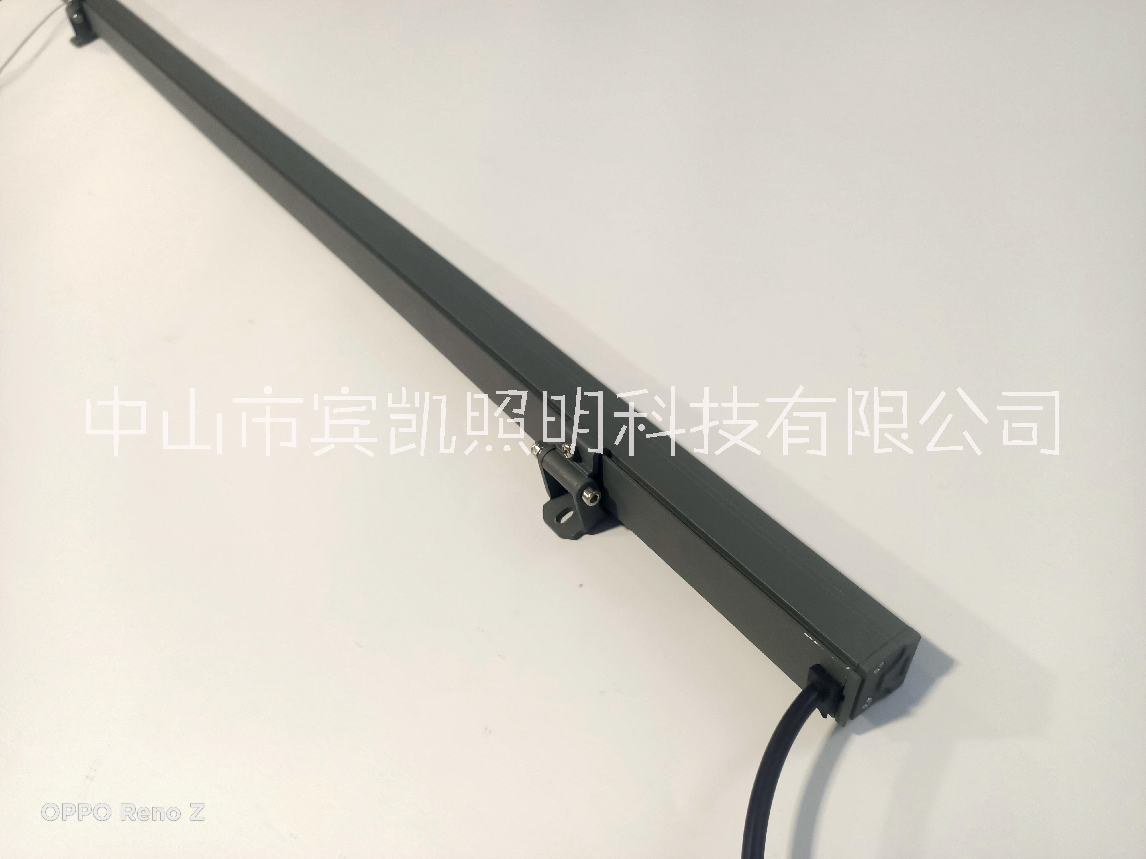 1824線條燈圖片