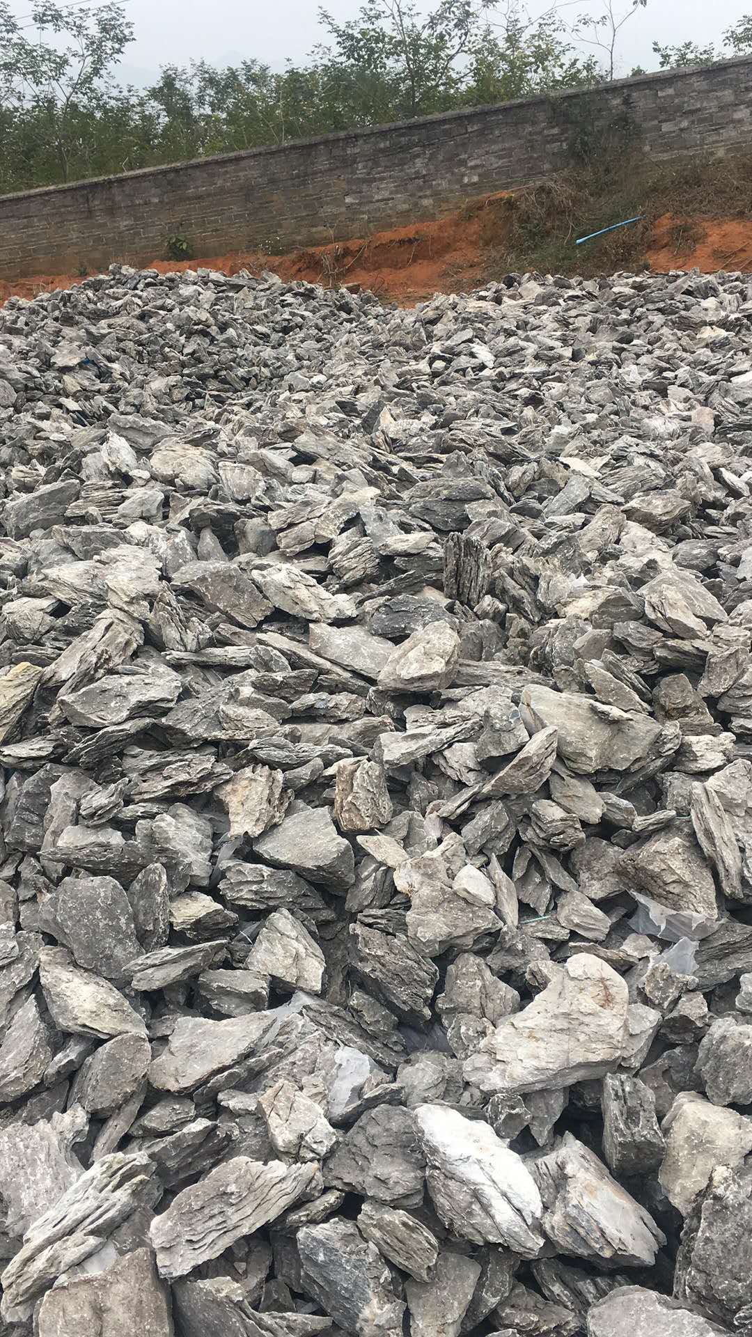 清远市青龙石 小英石厂家山西晋中景观青龙石 叠石 峰石 小英石场地批发 青龙石 小英石