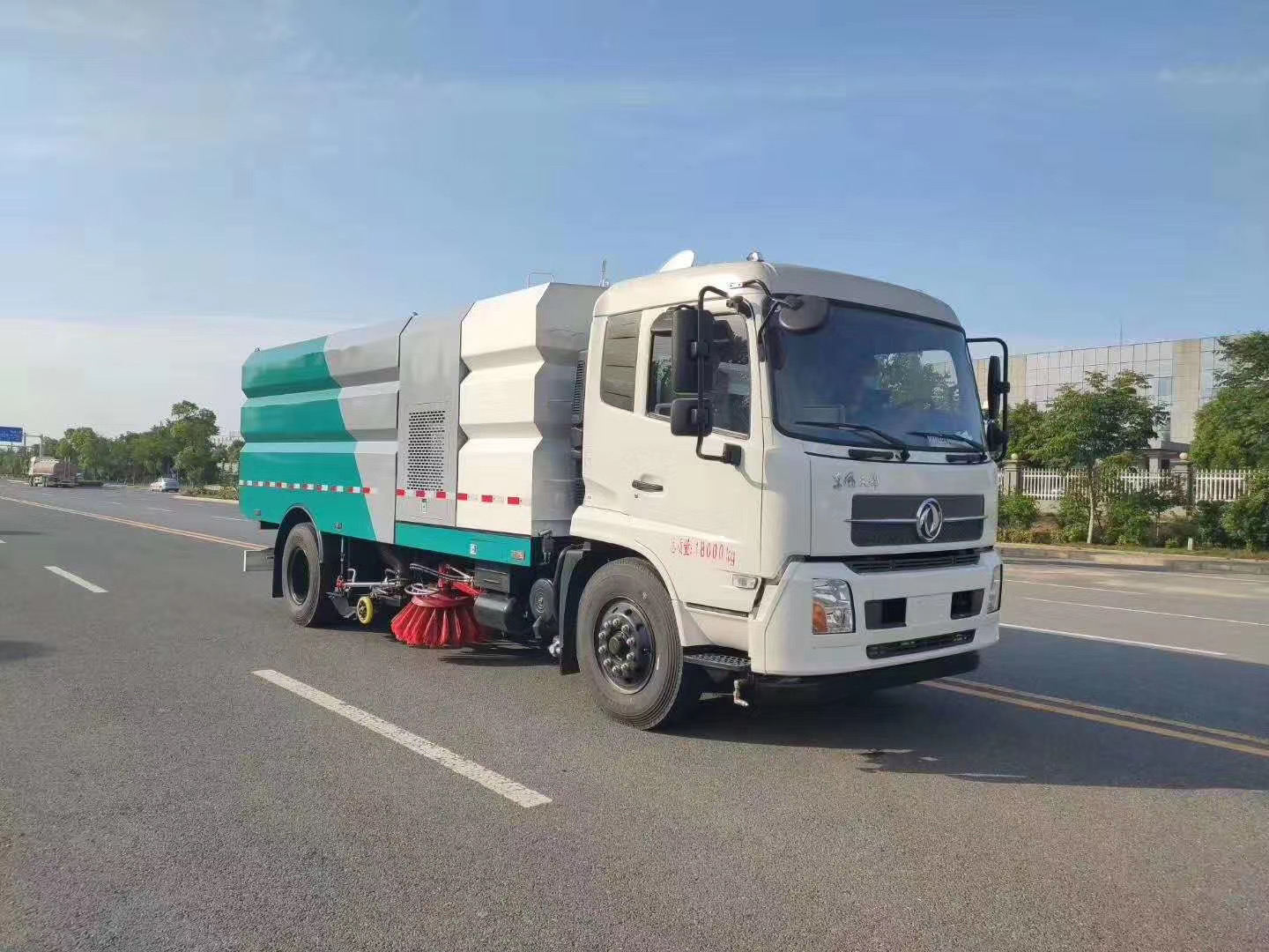 洗扫车 道路吸尘干湿两用清扫车 扫路车 吸尘车 东风5吨8吨国六厂区道路洗扫车