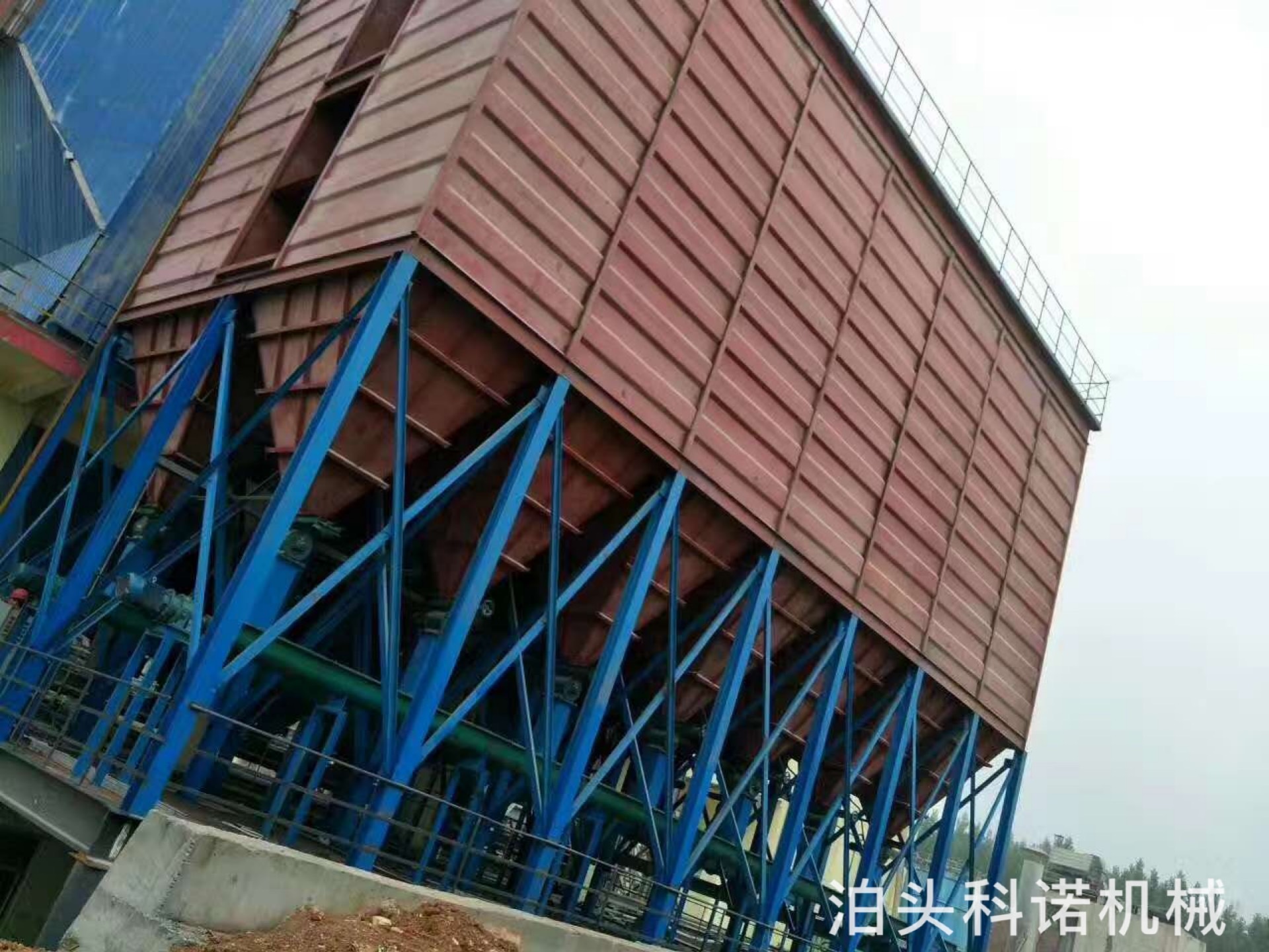 长沙市砖厂就选布袋除尘器科诺厂 石料厂破碎机布袋除尘器价格 各型号单机布袋除尘器齐全  长沙市砖厂就选布袋除尘器科诺厂家图片