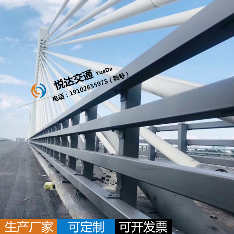 桥梁防撞护栏 直营路桥防撞护栏 桥梁防撞护栏 路桥防撞护栏安装设计图片