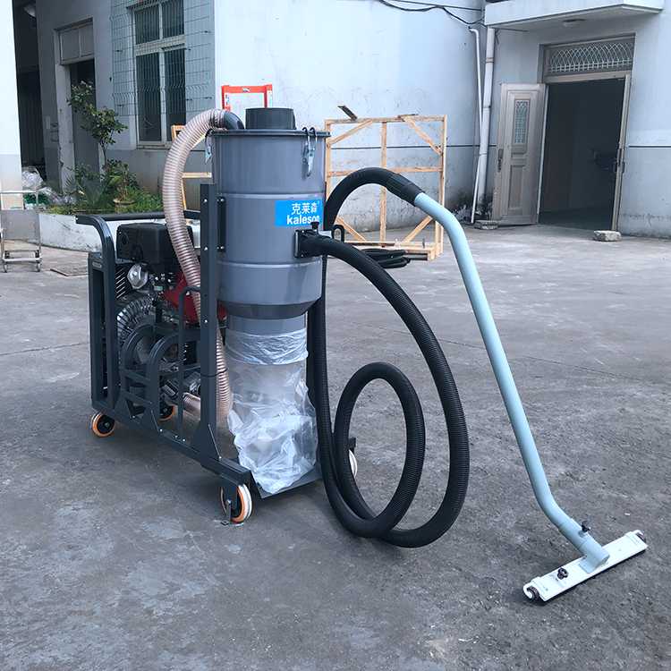 户外施工打扫卫生用 燃油型工业吸尘器HQ-100L图片