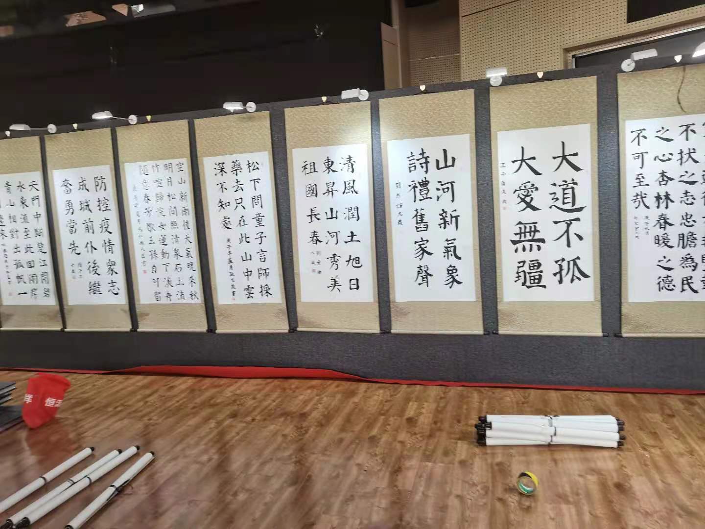 无缝展板出租北京无缝挂画展板租赁图片