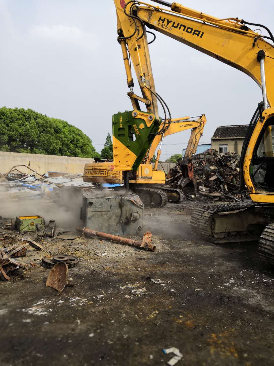 供应连港工兵破碎锤直径140毫米全国各地发货 厂家承担售后 供应连港工兵破碎锤直径140毫米YSW-20 矿山开矿 建筑拆迁需备