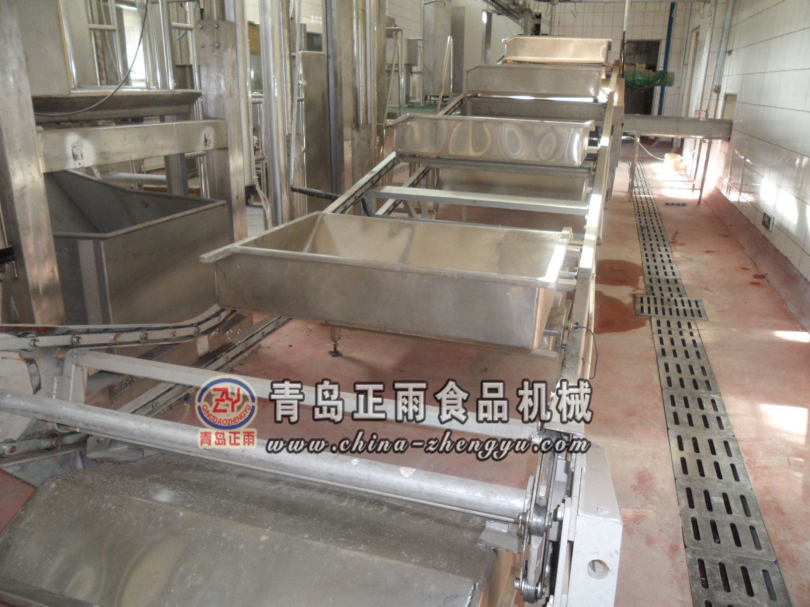 屠宰設(shè)備牛落地衛(wèi)檢輸送機(jī)