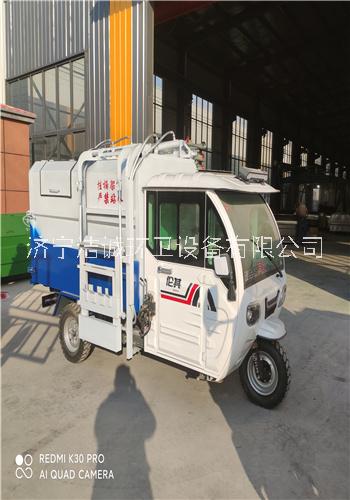 側(cè)裝掛桶垃圾清運(yùn)車圖片