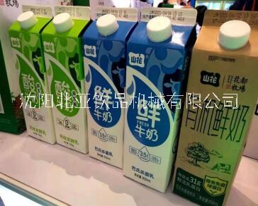 屋顶包灌装机 乳品设备图片