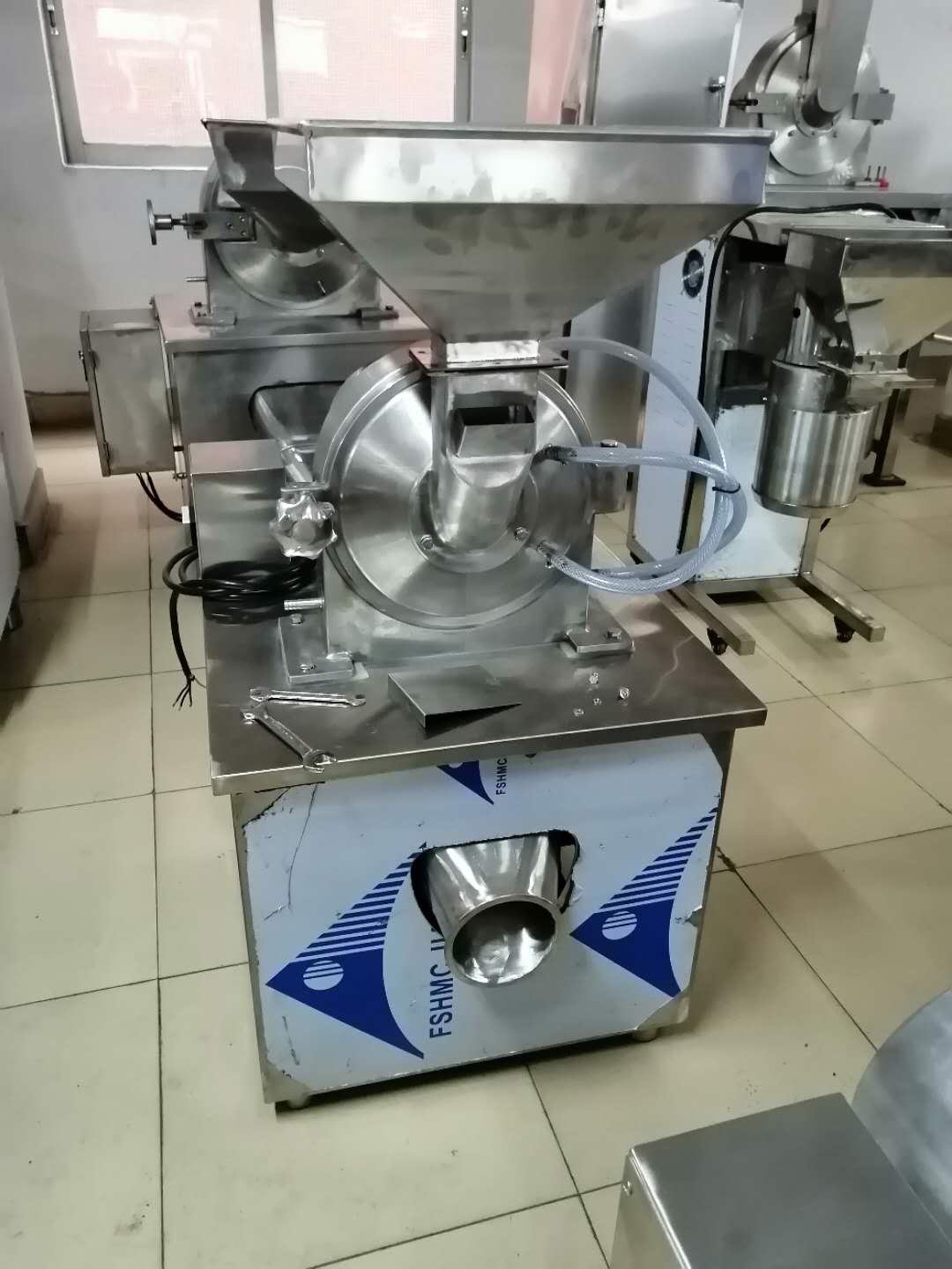 貝母粉碎機(jī)圖片